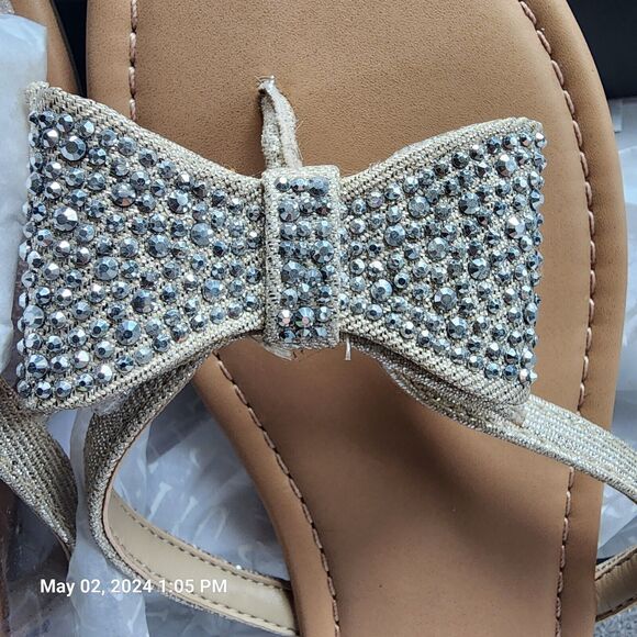 Inc International Concepts Women's Mabae Bow Flat Sandals, SilverBling Size 7M - Picture 3 of 11